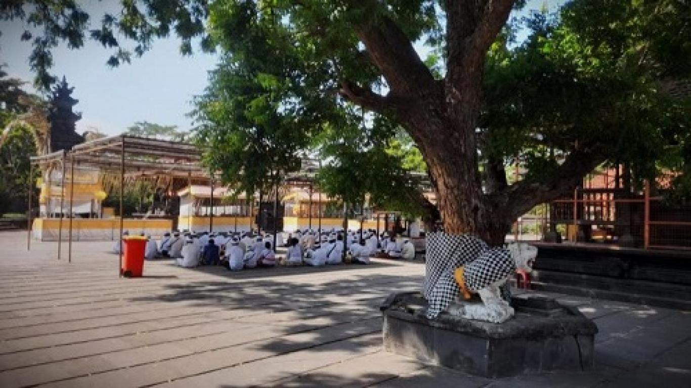 Tirtayatra ke Pura Segara Rupek: Perjalanan Suci ke Ujung Barat Bali